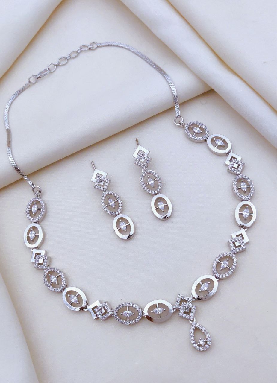 Elegant CZ Oval-Link Necklace Set with Drop Pendant – Silver Polish