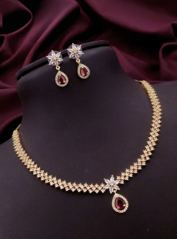 Elegant Floral Gold‑Plated Necklace & Earrings Set with Teardrop Gemstone Accent – Red