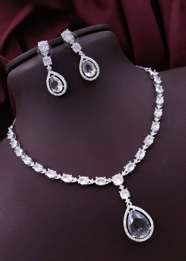 Elegant Teardrop Pendant Necklace & Earrings Set with Zircon Accents – Crystal White