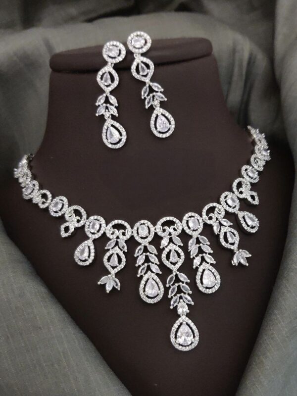 Exquisite White Stone Drop Necklace & Earrings Set with Leaf Motif Detailing