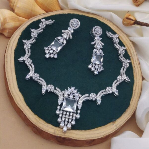 Square Elegance AD Necklace Set – Modern Glamour with Classic Sparkle
