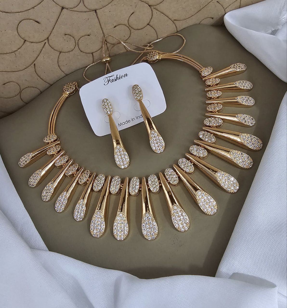 Radiant Drops Rose-Gold Necklace Set with Earrings